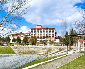 Golden Grass Thermal Otel